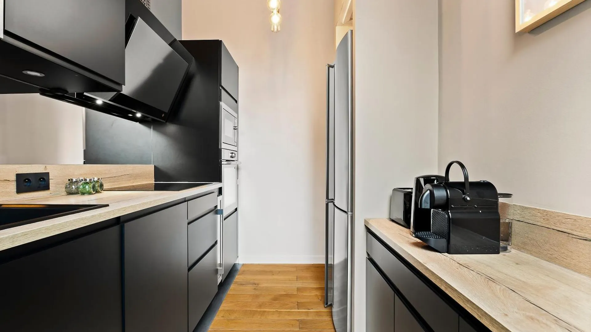 Nice Renting - Dabray - Chic & Spacious Apartment In The Heart Of Nice - Prime Location Near Attractions 0*,  France